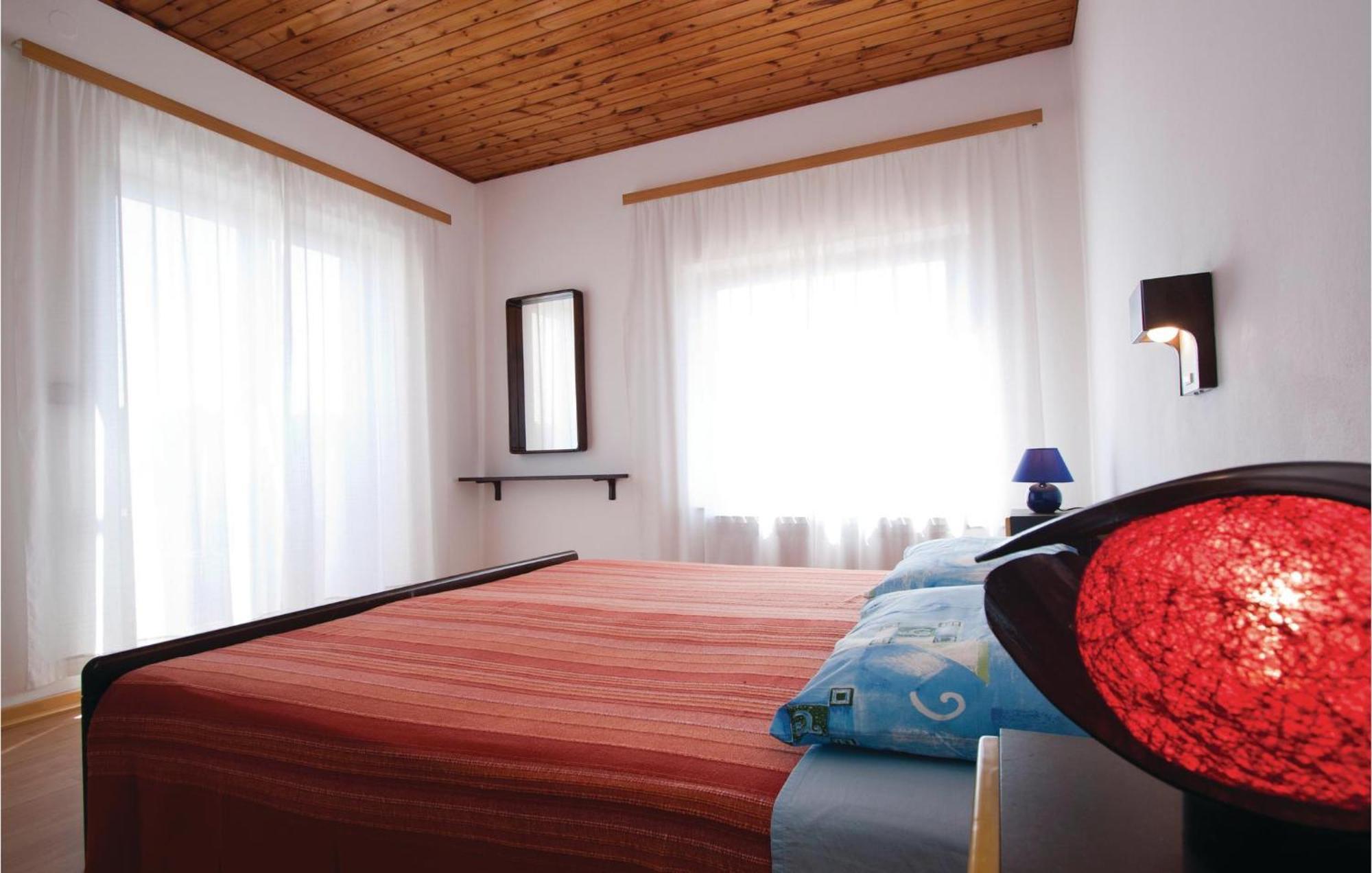 2 Bedroom Awesome Apartment In Barban 外观 照片